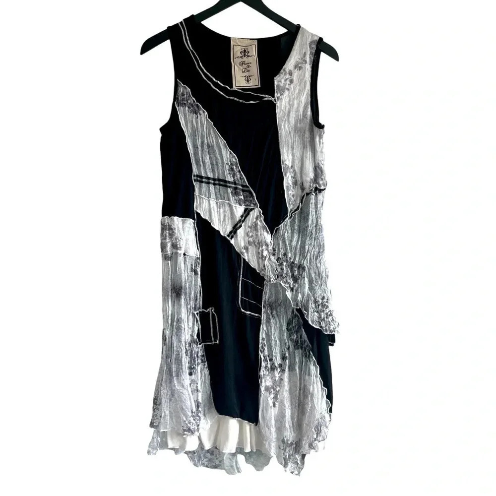 Fleur De Lis Flowy Black/Gray/White Sleeveless Dress, Size Large